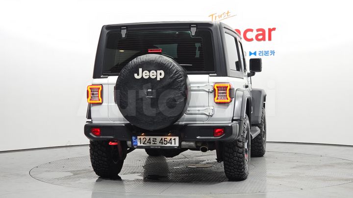 Jeep Wrangler 2023 — 4