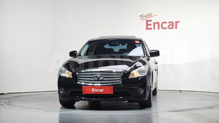 Infiniti M 2011 — 3