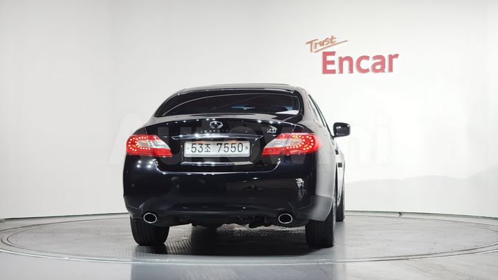 Infiniti M 2011 — 4