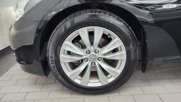 Infiniti M 2011 — 5