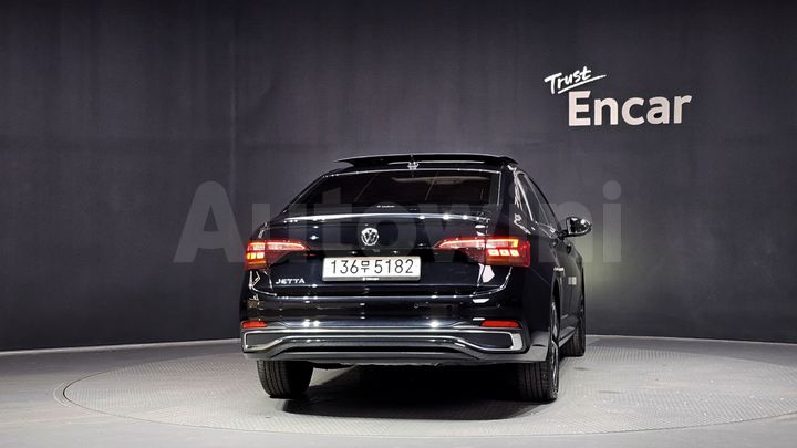 Volkswagen Jetta 2024 — 4