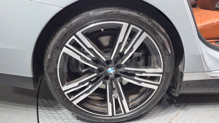 BMW 7 Series 2026 — 5
