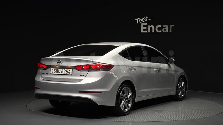 Hyundai Avante 2017 — 2