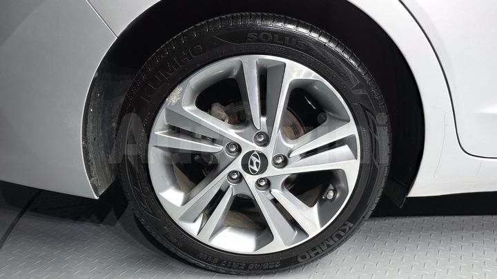 Hyundai Avante 2017 — 5