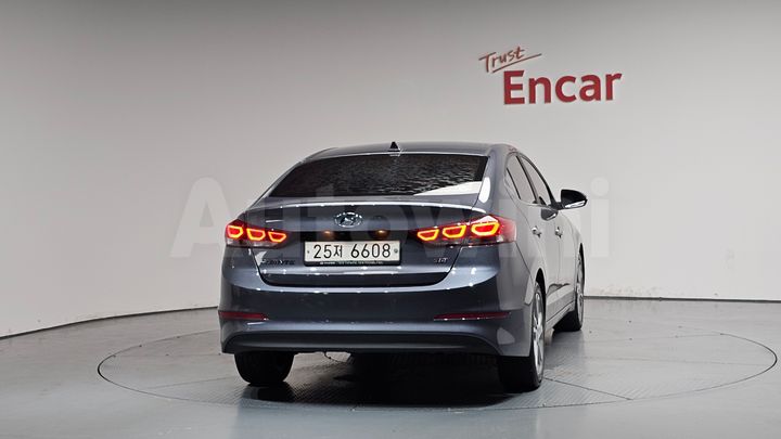 Hyundai Avante 2017 — 4