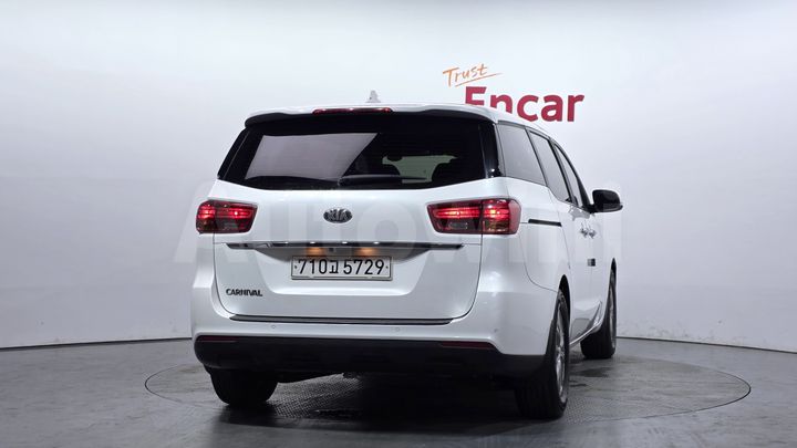 Kia Carnival 2020 — 4