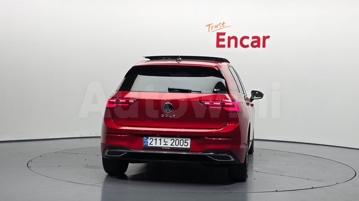 Volkswagen Golf 2024 — 4