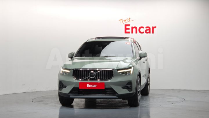 Volvo XC40 2023 — 3