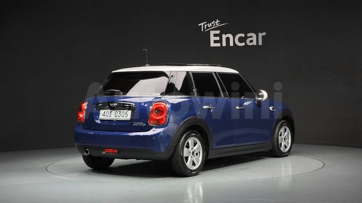 Mini Cooper 2016 — 2