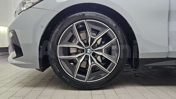 BMW 5 Series 2024 — 5