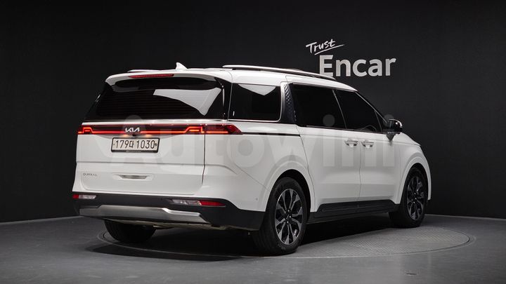 Kia Carnival 2023 — 2