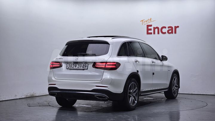 Mercedes-Benz GLC Class 2018 — 2