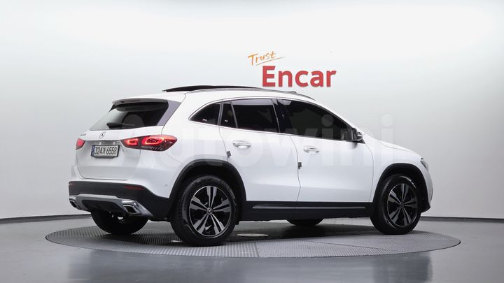 Mercedes-Benz GLA Class 2021 — 2
