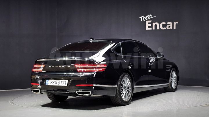 Genesis G80 2023 — 2