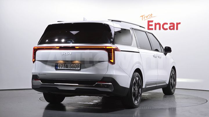 Kia Carnival 2024 — 2