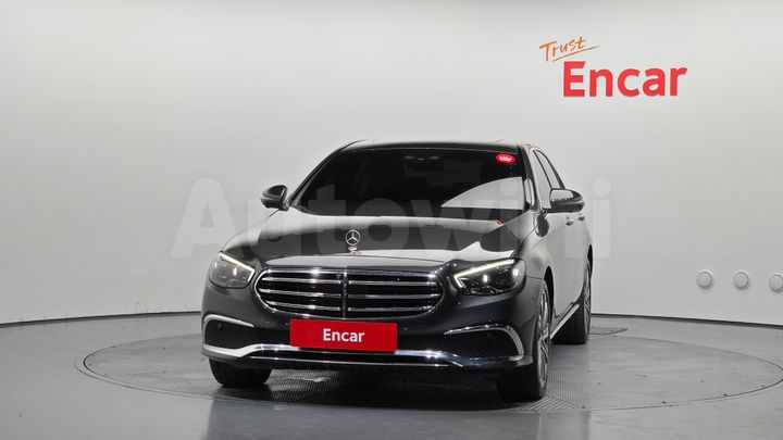Mercedes-Benz E Class 2023 — 3
