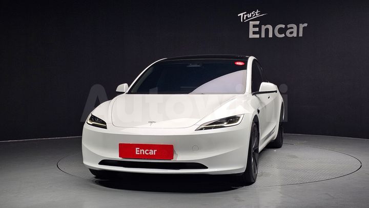Tesla Model 3 2024 — 3