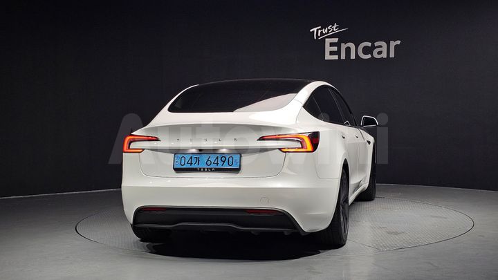 Tesla Model 3 2024 — 4