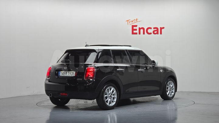 Mini Cooper 2021 — 2