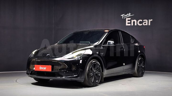 Tesla Model Y 2024 — 2