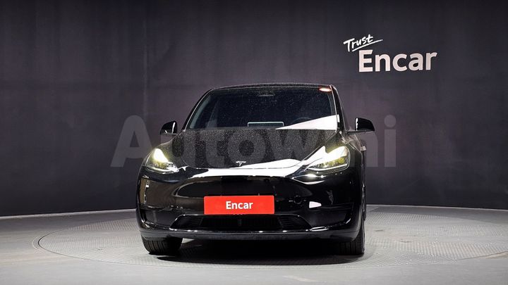 Tesla Model Y 2024 — 4
