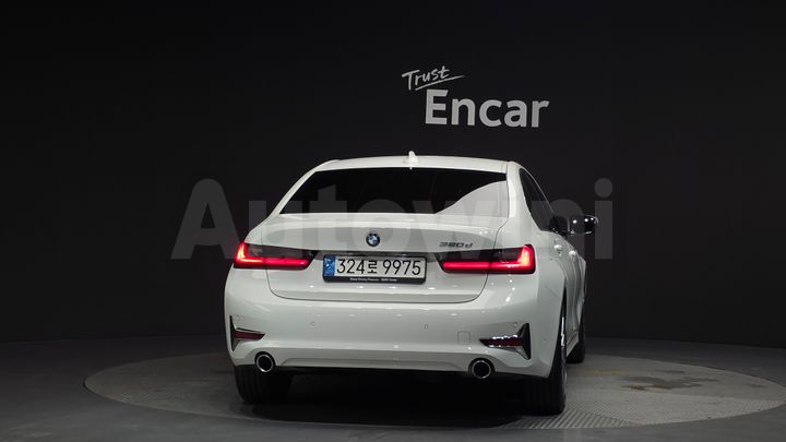 BMW 3 Series 2022 — 4