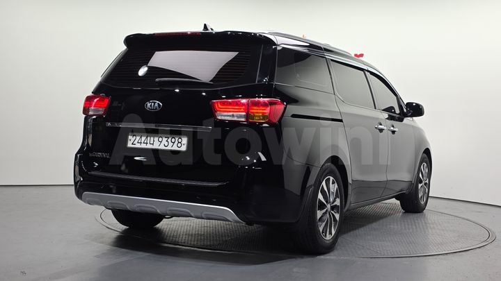 Kia Carnival 2018 — 2