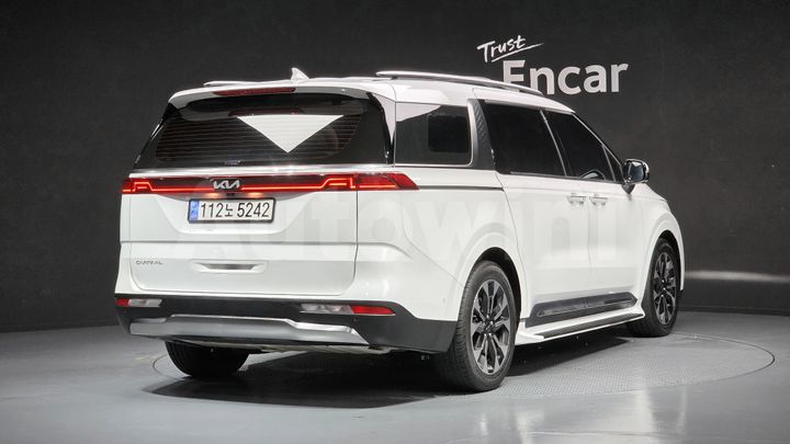 Kia Carnival 2023 — 2