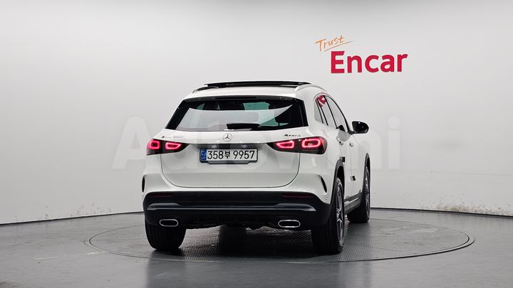 Mercedes-Benz GLA Class 2023 — 4