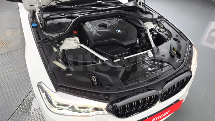 BMW 5 Series 2019 — 5