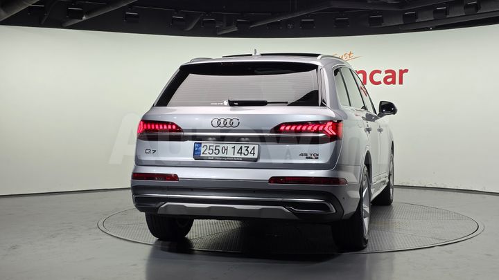 Audi Q7 2022 — 4
