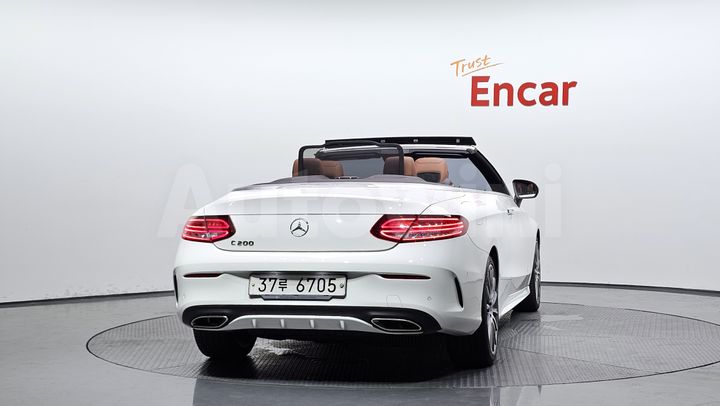 Mercedes Benz C Class 2018 — 3