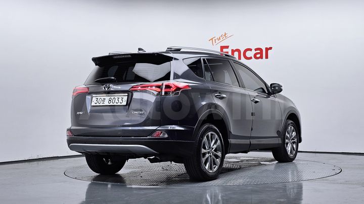 Toyota RAV4 2018 — 2