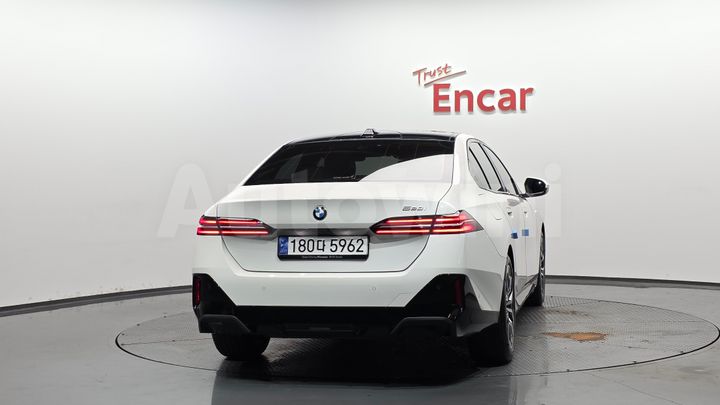 BMW 5 Series 2024 — 3