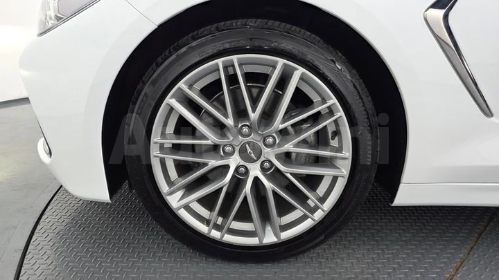 Genesis G70 2020 — 5