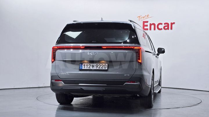 Kia Carnival 2025 — 4