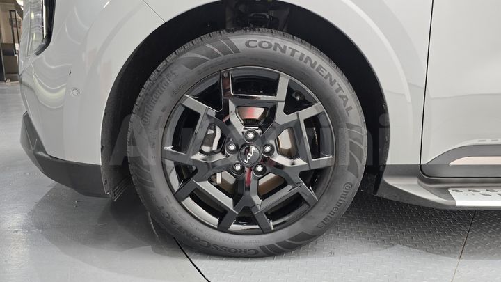 Kia Carnival 2025 — 5