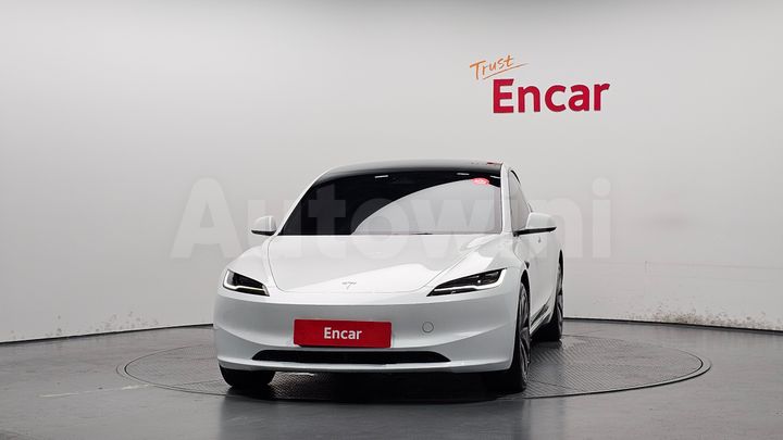 Tesla Model 3 2024 — 3