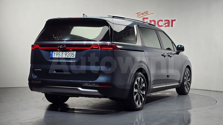 Kia Carnival 2023 — 2