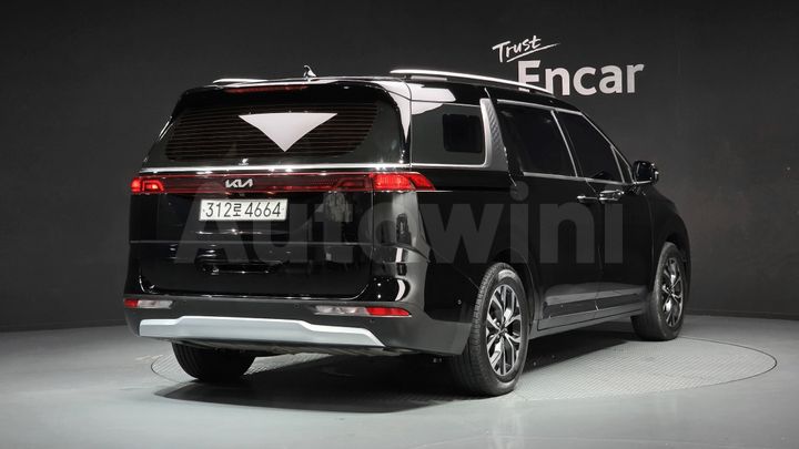 Kia Carnival 2023 — 2