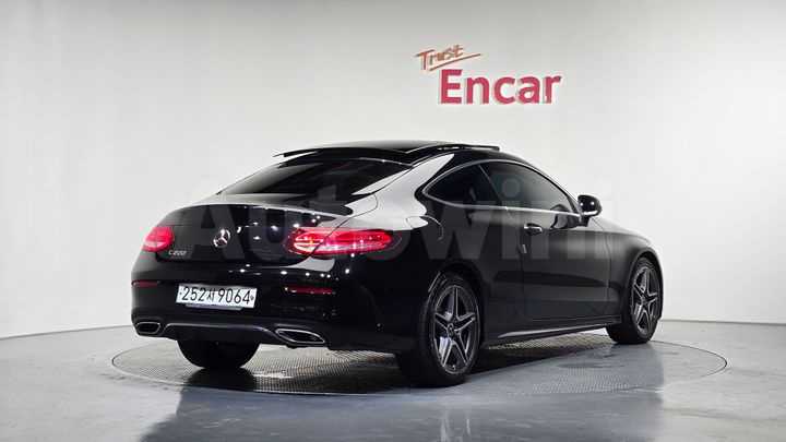 Mercedes-Benz C Class 2020 — 2