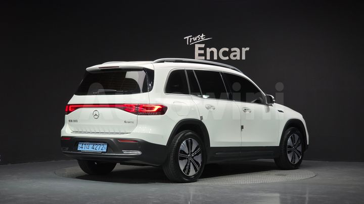 Mercedes Benz EQB