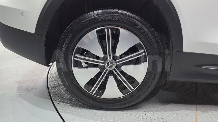 Mercedes Benz EQB
