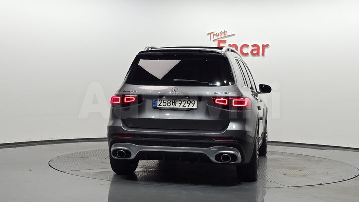 Mercedes Benz GLB Class 2022 — 3