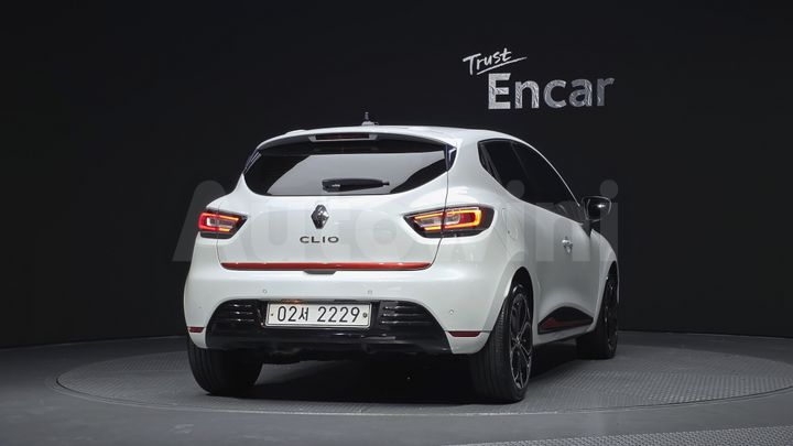 Renault Clio 2018 — 4