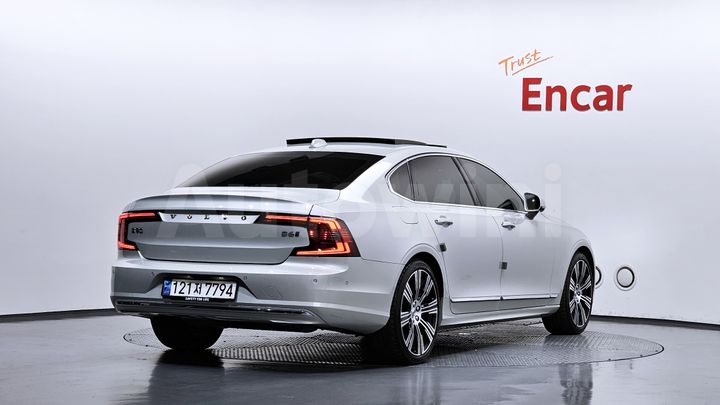 Volvo S90 2022 — 2