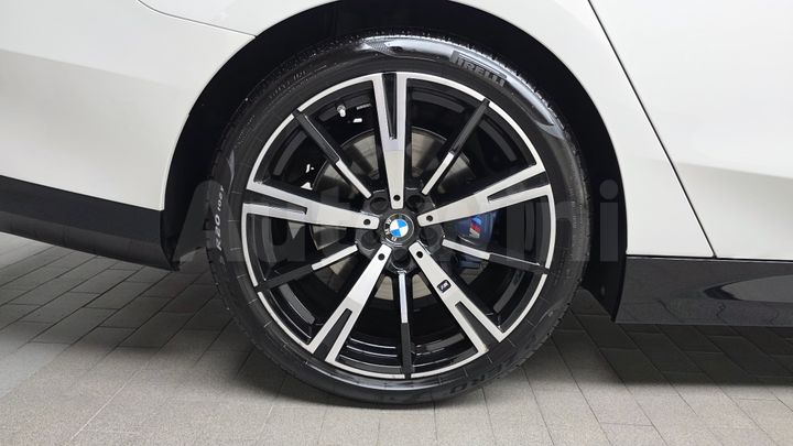 BMW 5 Series 2024 — 5