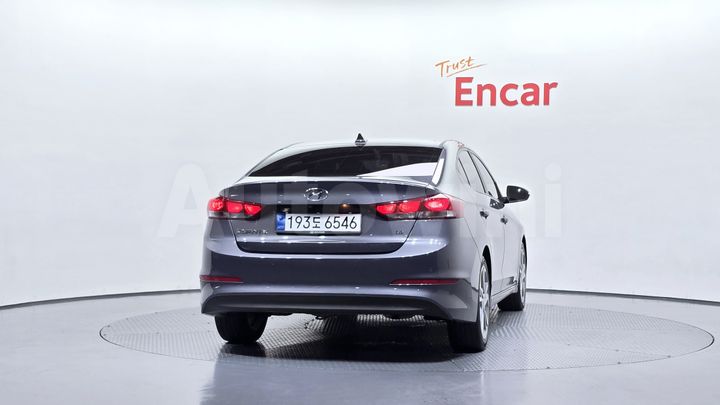 Hyundai Avante 2018 — 4