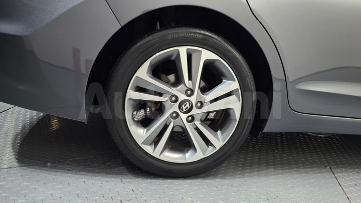 Hyundai Avante 2018 — 5
