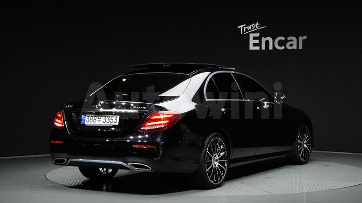 Mercedes-Benz E Class 2017 — 2